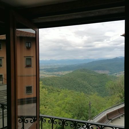 Casa Del Pellegrino Hotel Castelmonte Exterior photo