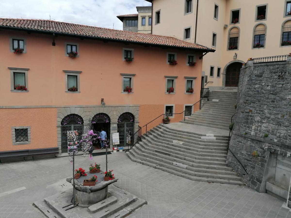 Casa Del Pellegrino Hotel Castelmonte Exterior photo