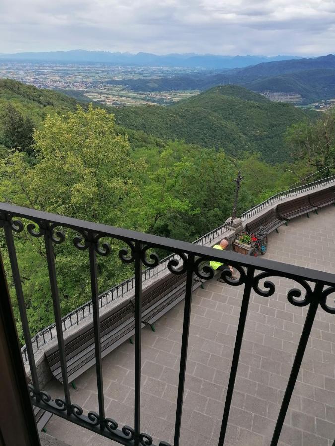 Casa Del Pellegrino Hotel Castelmonte Exterior photo